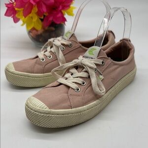 Cariuma Pink and Green Sneakers with Canvas Material Size 8.5 SNK7582J